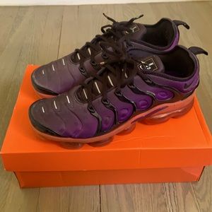 NIKR MENS VAPORMAX PLUS RUNNING SHOE -HEAVILY WORN
